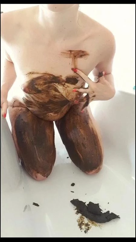 Poop into hand, body and lip smearing - CremeDeLaJen - HD (2024)